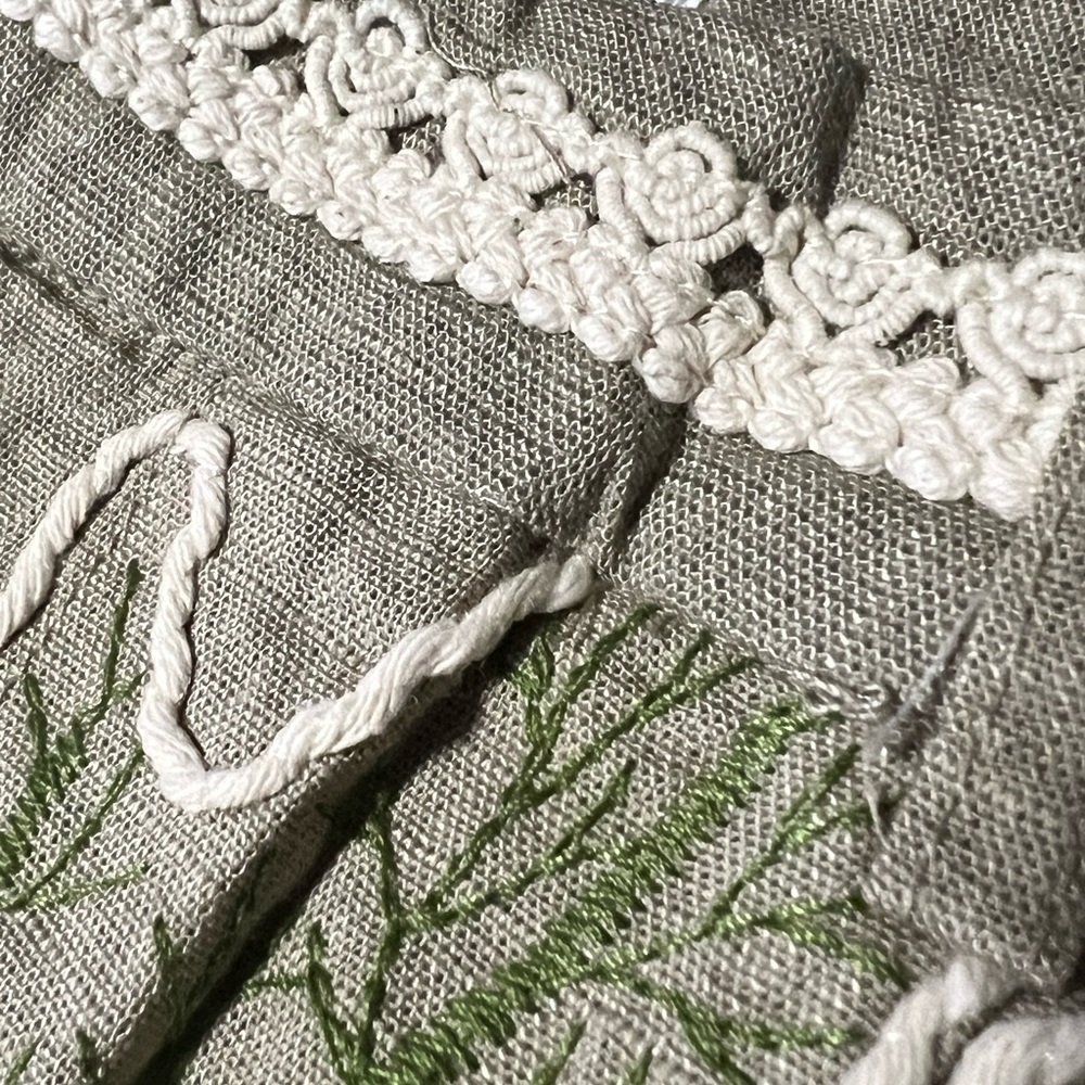 Olive linen embroidered with raised stitching jacket and pant set size SMALL - Picture 4 of 9